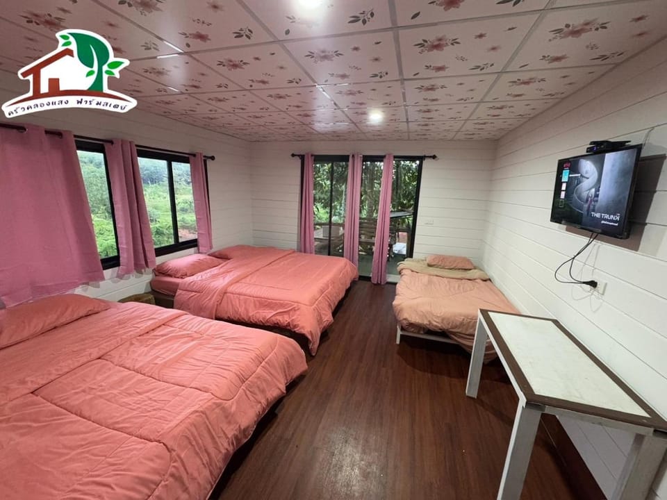 Khlongsaeng farmstay Campground/ 
RV Resort in Surat Thani Changwat