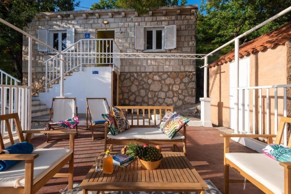 Property building, Day, View (from property/room), Balcony/Terrace, Balcony/Terrace, Seating area, sunbed