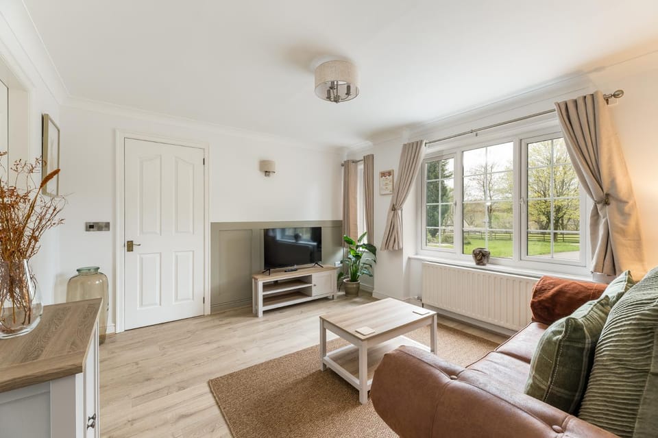 Communal lounge/ TV room, Living room
