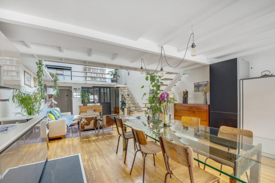 Paris Super Loft Overtop Apartment in Paris