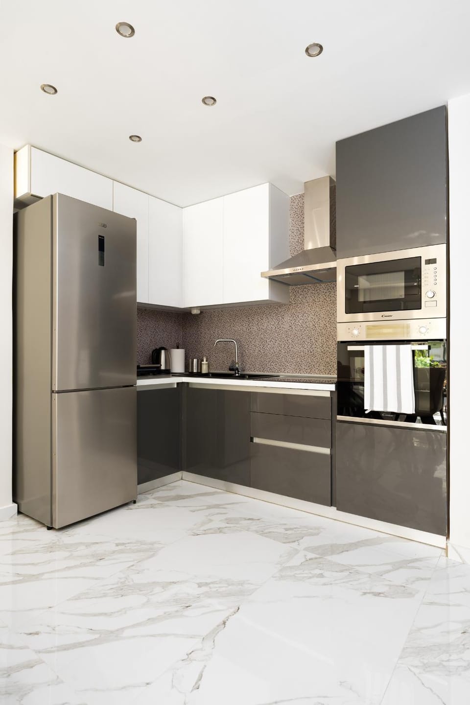 Kitchen or kitchenette, pet friendly, stove