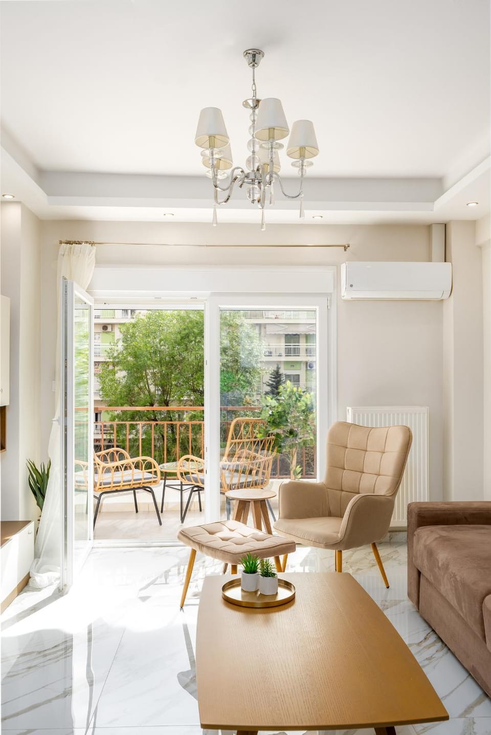 View (from property/room), Balcony/Terrace, Living room, Seating area, hair dresser, air conditioner