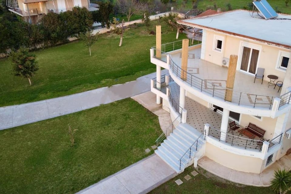 Property building, Balcony/Terrace