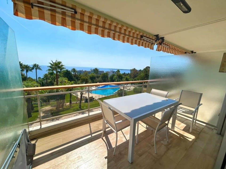 View (from property/room), Balcony/Terrace, Pool view, Sea view, Swimming pool