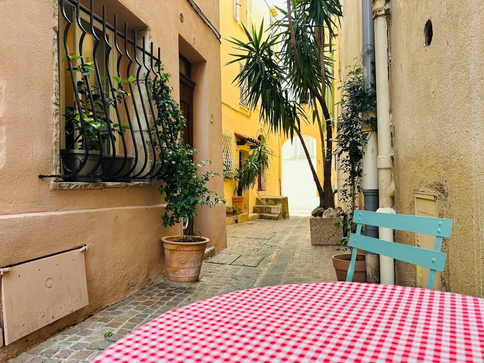 B005-Charmant appartement au coeur du Suquet Apartment in Cannes