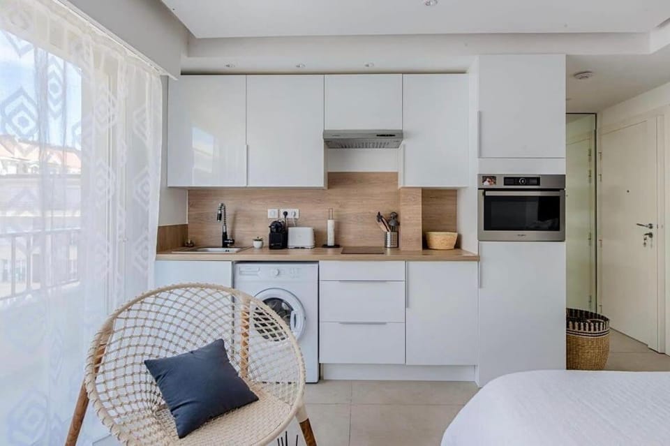 Bed, Coffee/tea facilities, Kitchen or kitchenette, Dining area, minibar, stove, toaster, washing machine