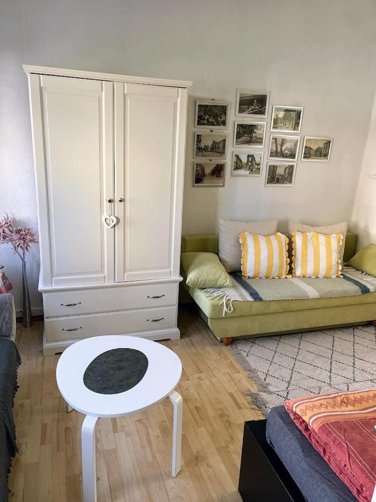Bedroom, wardrobe