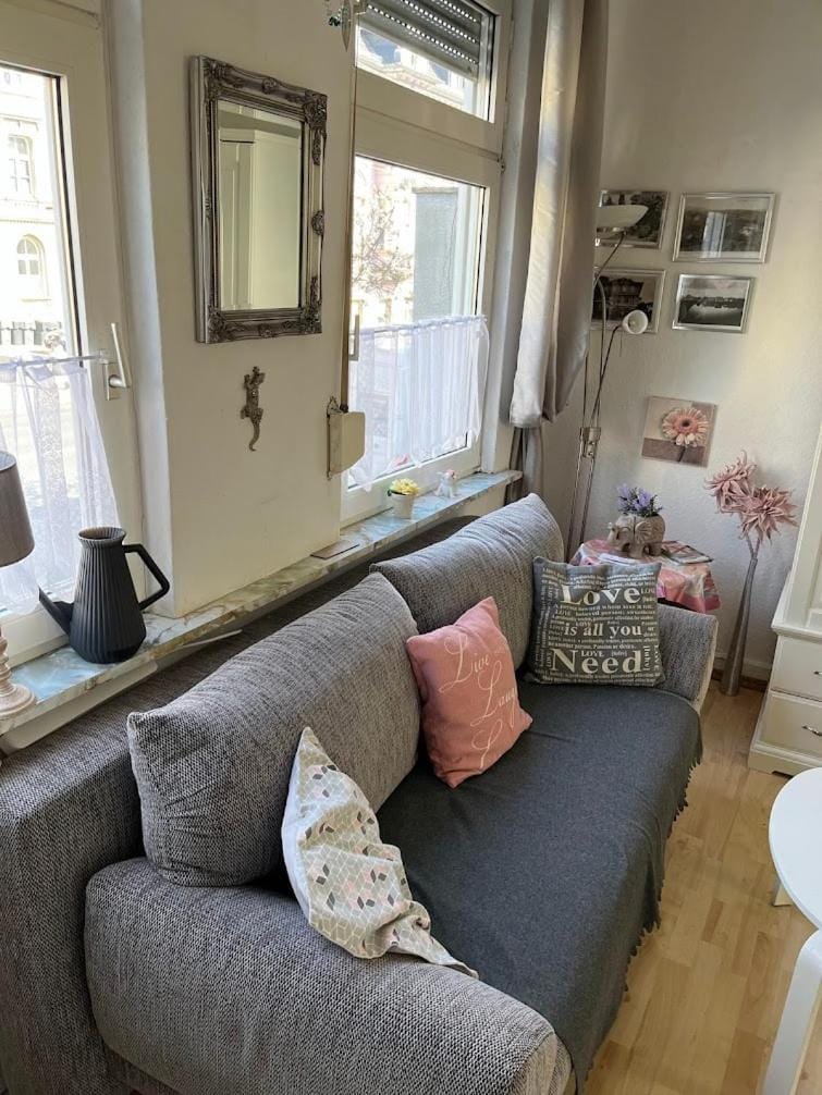 Living room, Photo of the whole room, Seating area