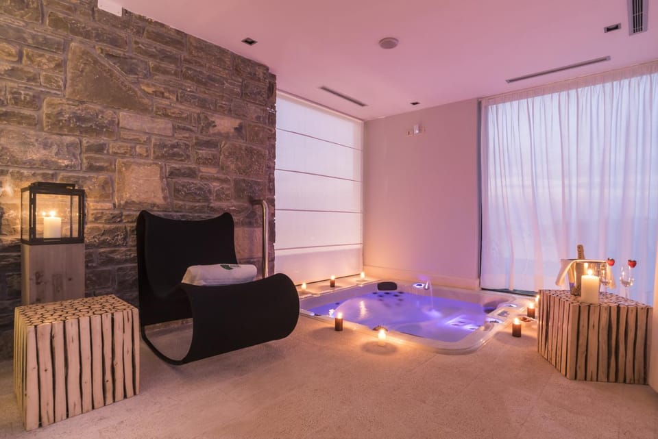 Residence Monte near Umag for 10 people with heated infinity pool, spa & play room Villa in Istria County