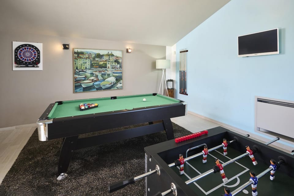 Residence Monte near Umag for 10 people with heated infinity pool, spa & play room Villa in Istria County