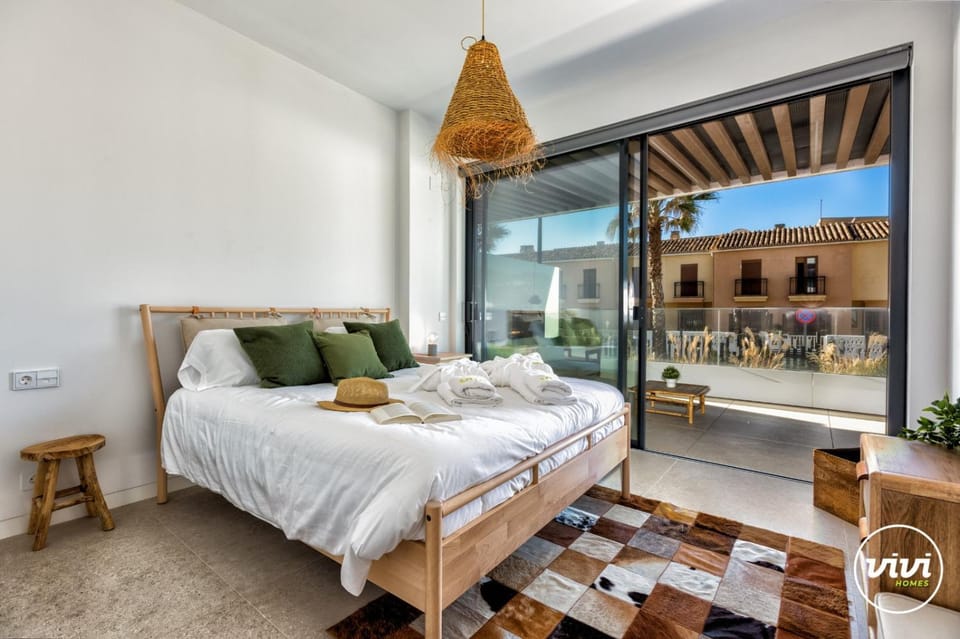 Bed, Bedroom