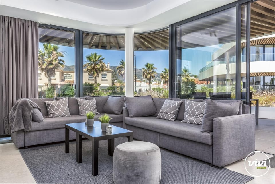 Communal lounge/ TV room, Living room