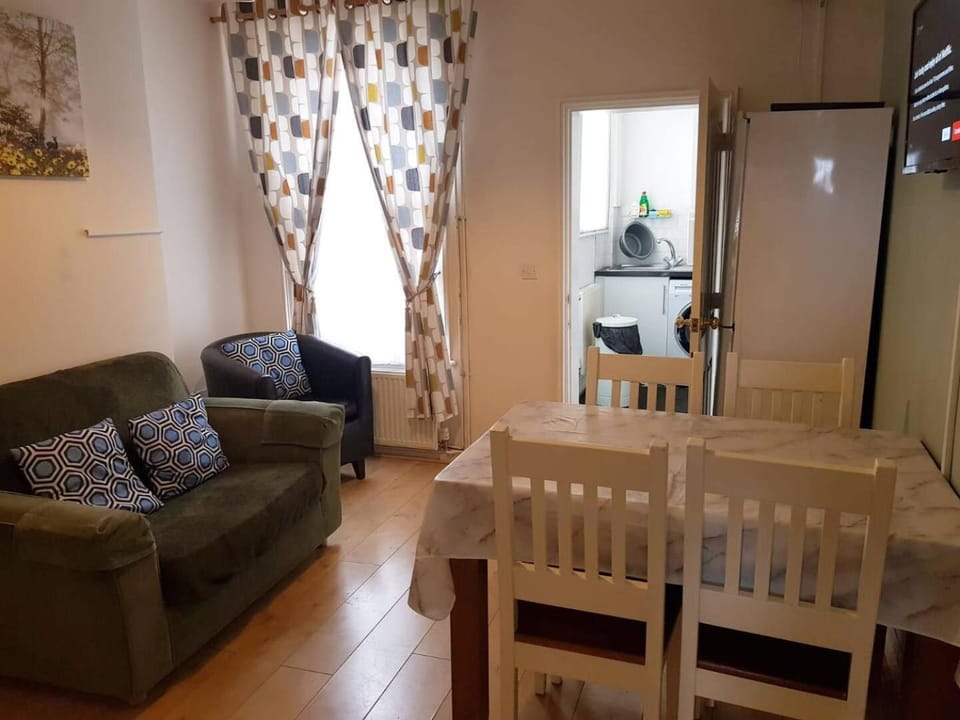 Quayside property 3BR 6 beds & Onsite Parking House in Norwich