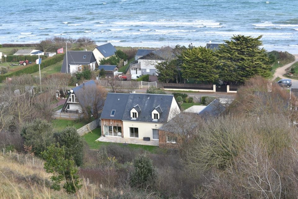 Property building, Neighbourhood, Natural landscape, Bird's eye view, Beach