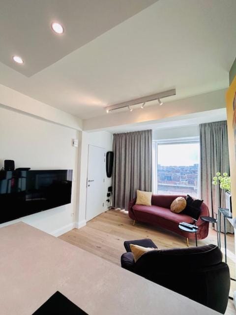 TV and multimedia, Seating area, Evening entertainment
