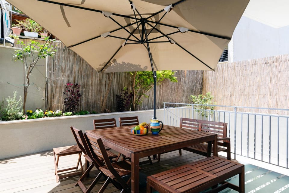 Patio, Day, Balcony/Terrace, Seating area