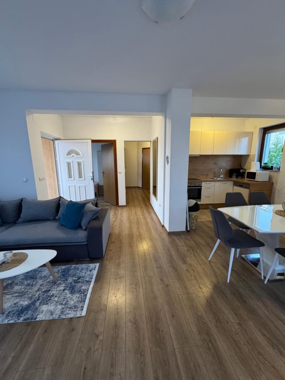 Living room, Seating area, Dining area