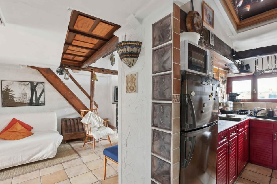 Le Reflet Parisien – Rue de la Tour des Dames Apartment in Paris