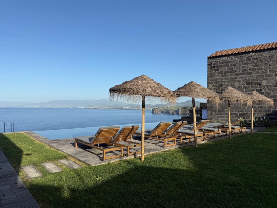 Pool view, Sea view, Swimming pool, sunbed