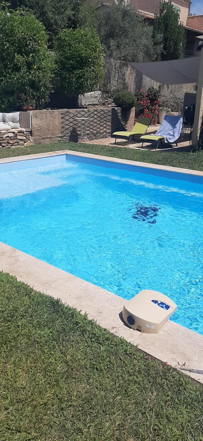 Swimming pool, Swimming pool