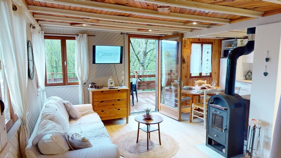 Kitchen or kitchenette, Living room, Dining area