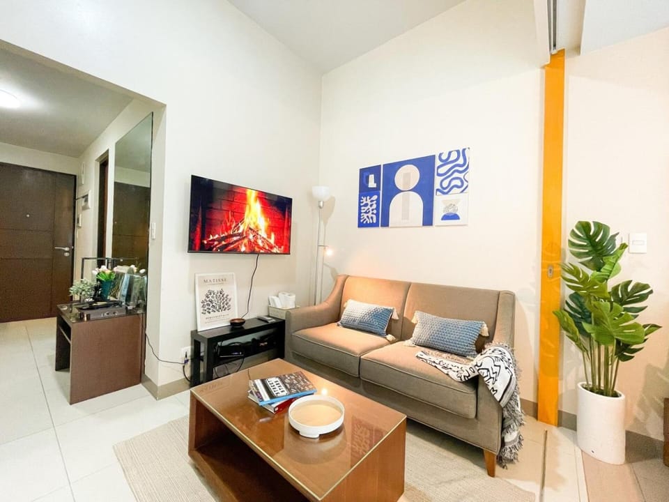 Sophisticated BGC Stay at Uptown Area #oursw30c2 House in Makati