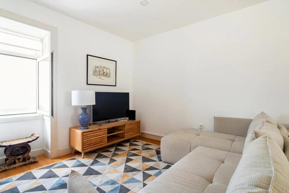 Communal lounge/ TV room, TV and multimedia, Living room