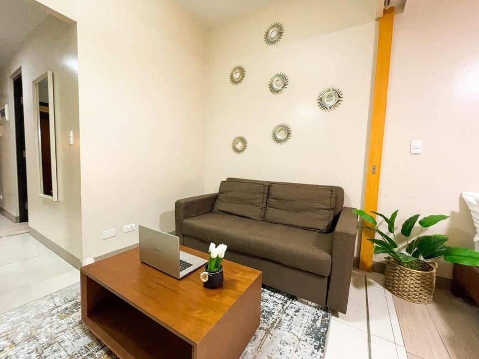 Bgc Condo At Uptown Mall, Grand Hyatt #oursw34b2 House in Makati