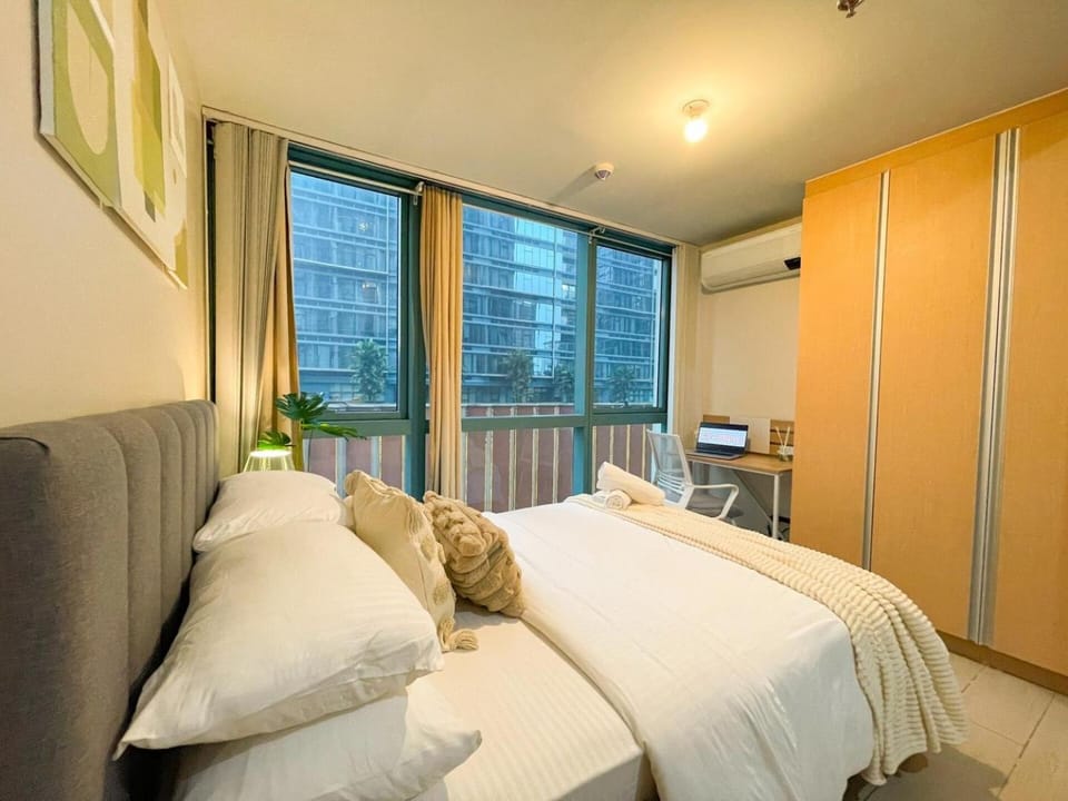 Bgc 1br Condo Across Uptown Mall, Hyatt #oursw7b2 House in Makati