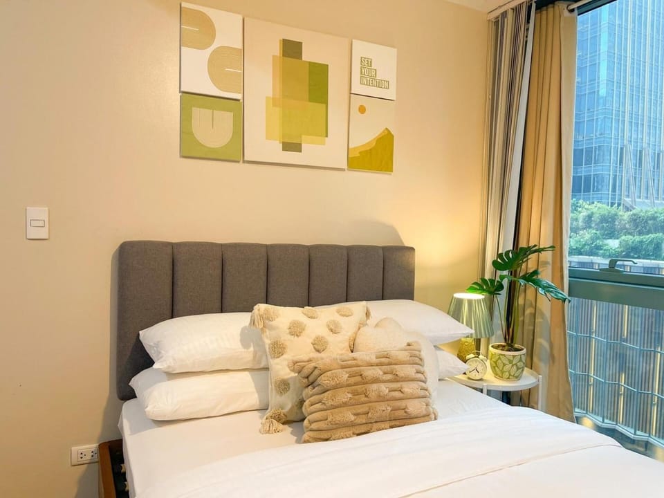 Bgc 1br Condo Across Uptown Mall, Hyatt #oursw7b2 House in Makati