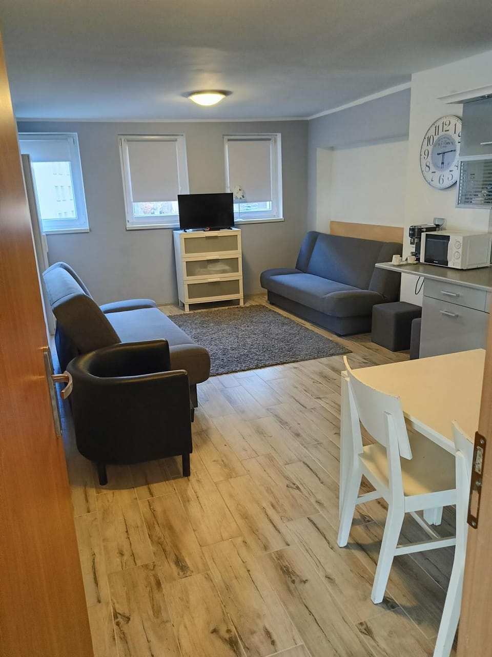 Communal lounge/ TV room, TV and multimedia, Living room, Seating area
