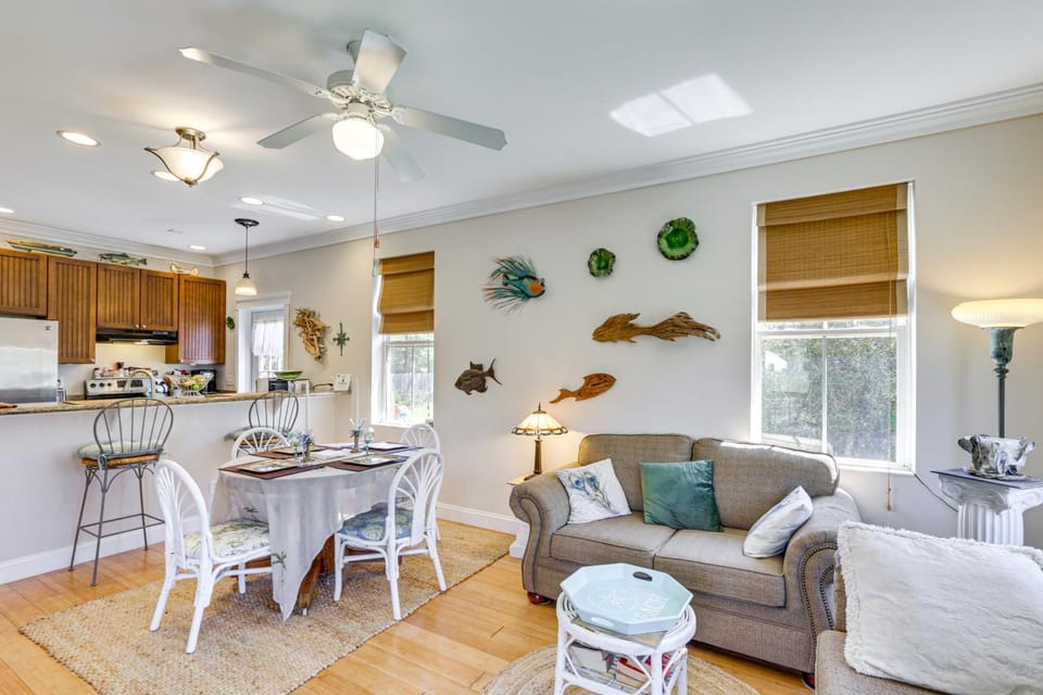 Lovely Carrabelle Home w/ Lake Views & Pool Access House in Carrabelle