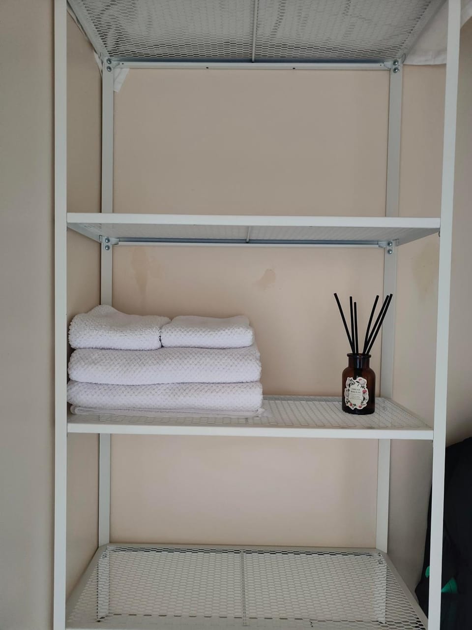 Bedroom, towels