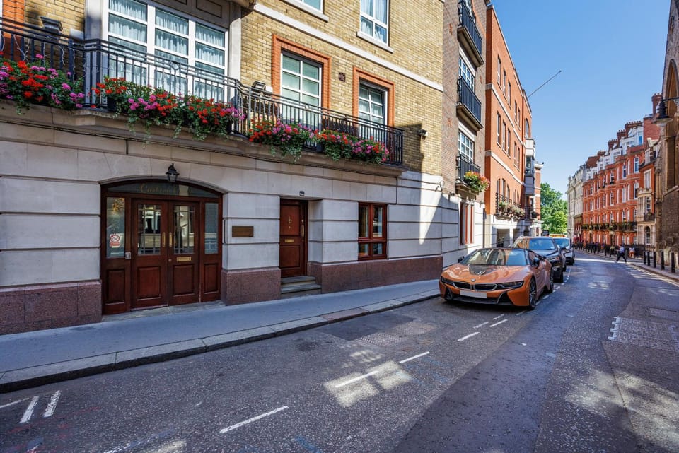 Property building, Street view
