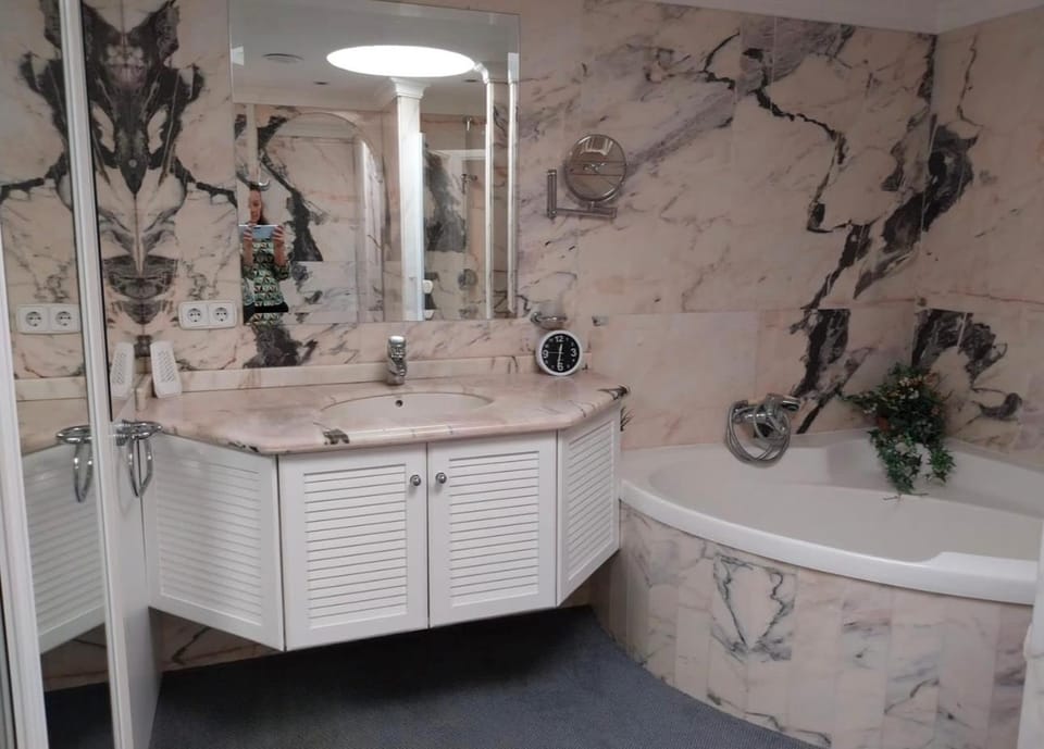 Bathroom, Bath