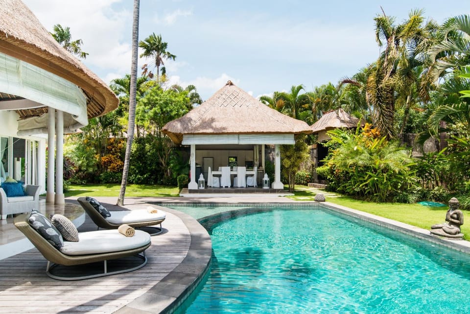Patio, Kitchen or kitchenette, Seating area, Dining area, Swimming pool