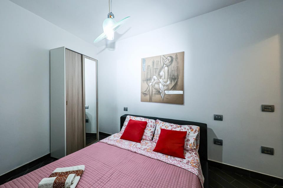 Bed, Bedroom, locker