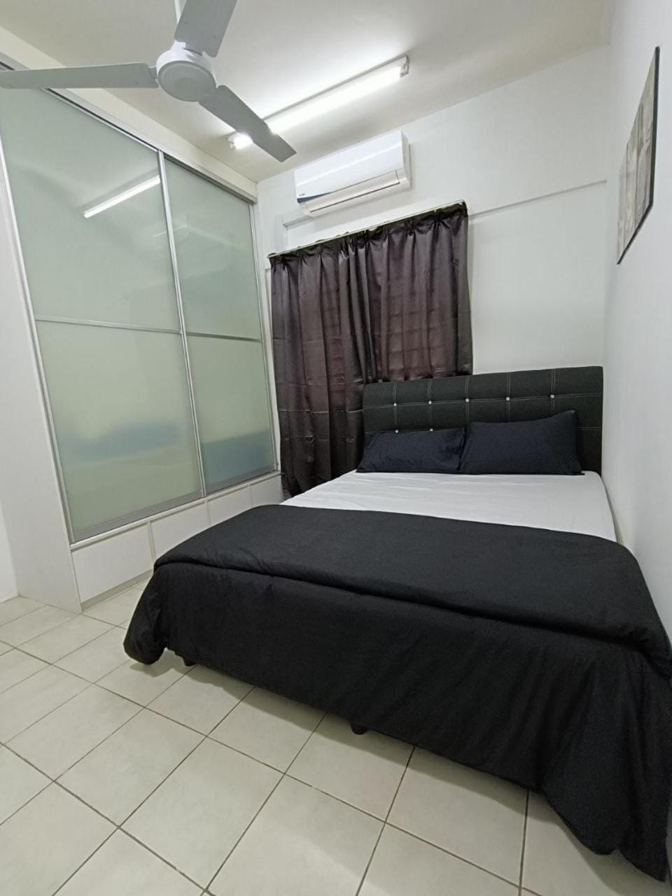 Bedroom, air conditioner