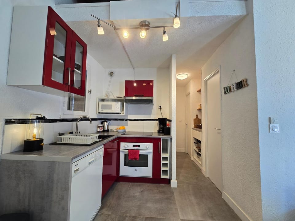 Joli appartement T2 cabine avec parking et wifi Tennis Village Cabin in Agde