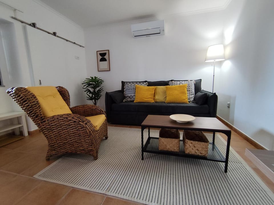 Living room, Seating area, locker, air conditioner