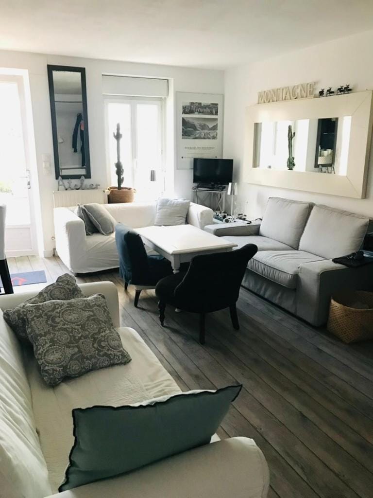 Les Vagues House in Saint-Gilles-Croix-de-Vie