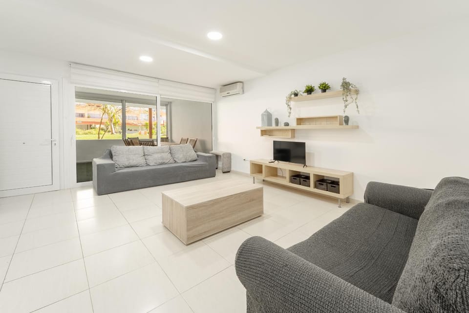 TV and multimedia, Living room, air conditioner