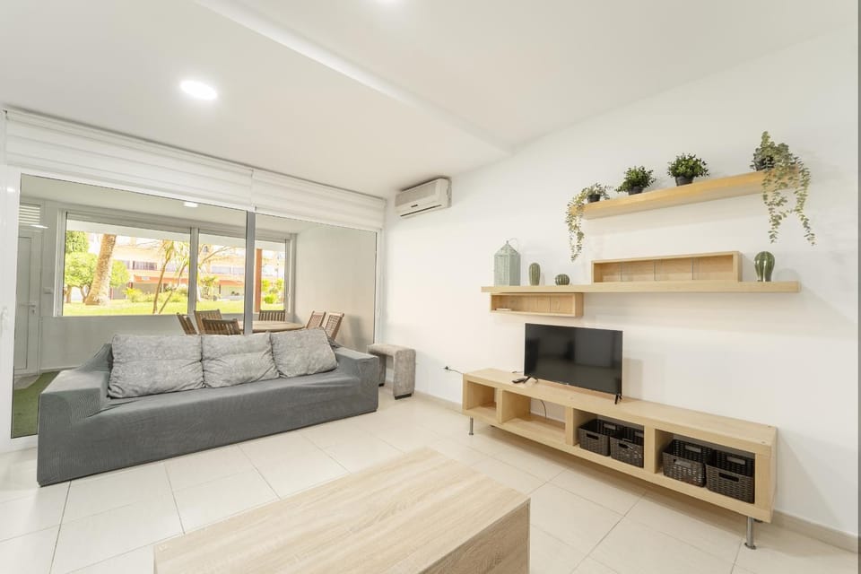 TV and multimedia, Living room, air conditioner