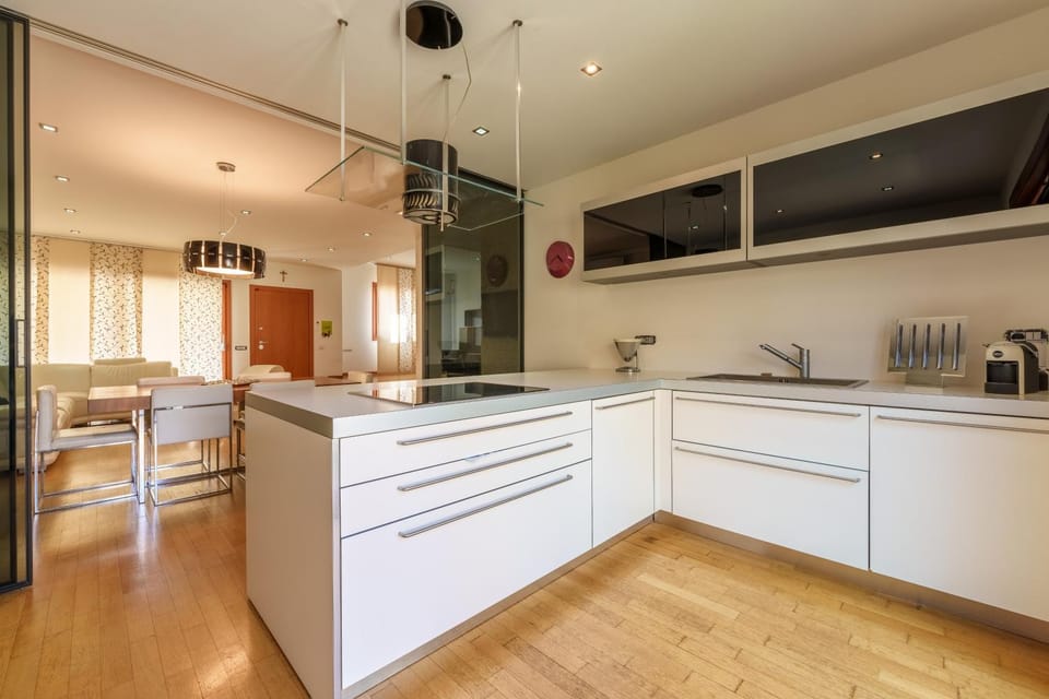 Kitchen or kitchenette, Living room