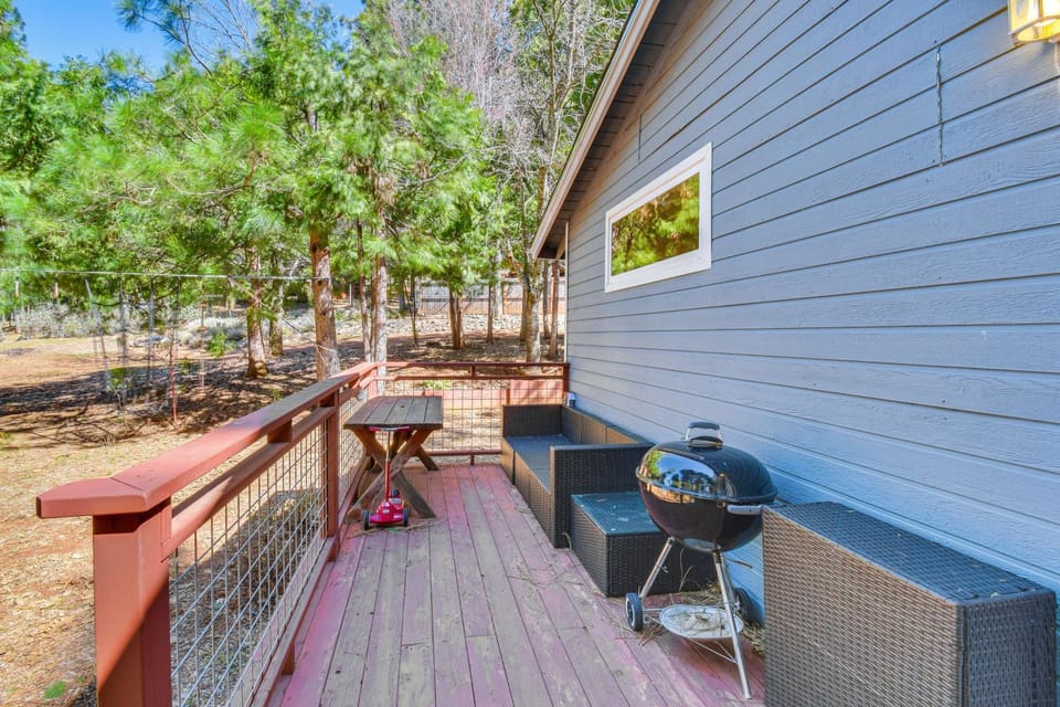 Lake Access & Hot Tub: Pet-Friendly Arnold Home House in Arnold