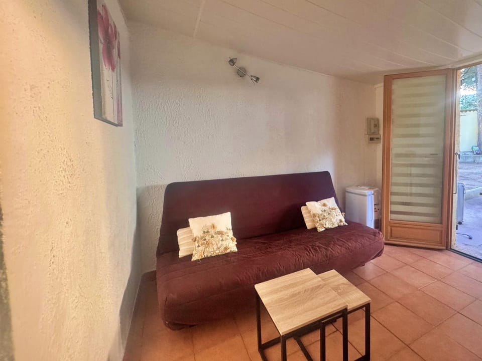 TV and multimedia, Living room, air conditioner