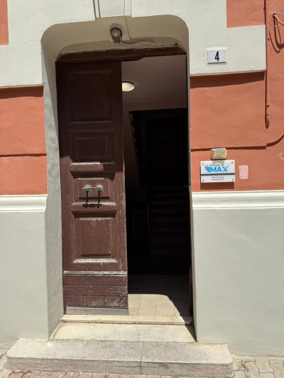 Facade/entrance
