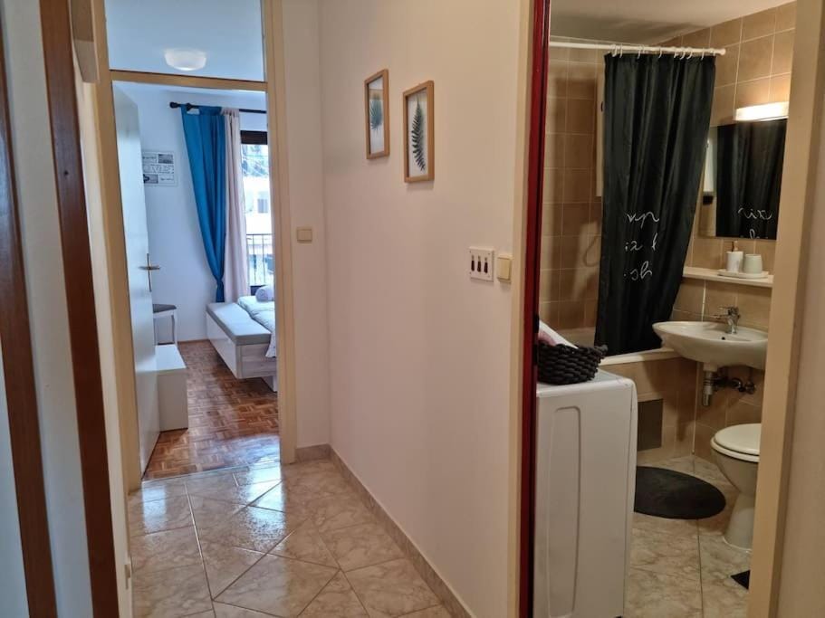 View (from property/room), Photo of the whole room