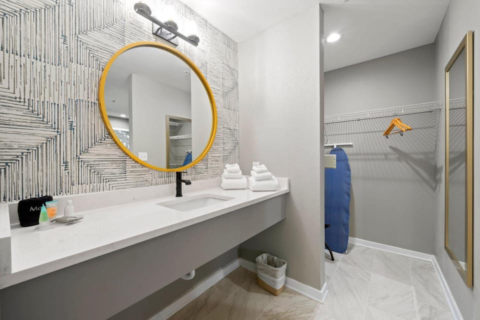 Prime Buckhead Chic Condo in Atlanta Apartment in Buckhead