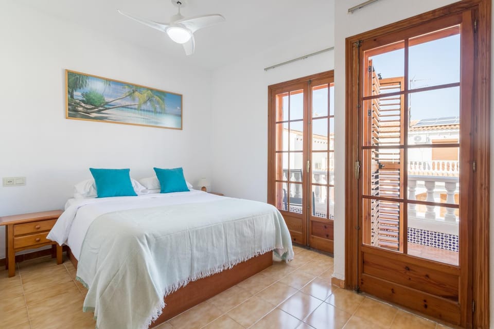 Bed, Balcony/Terrace, Bedroom